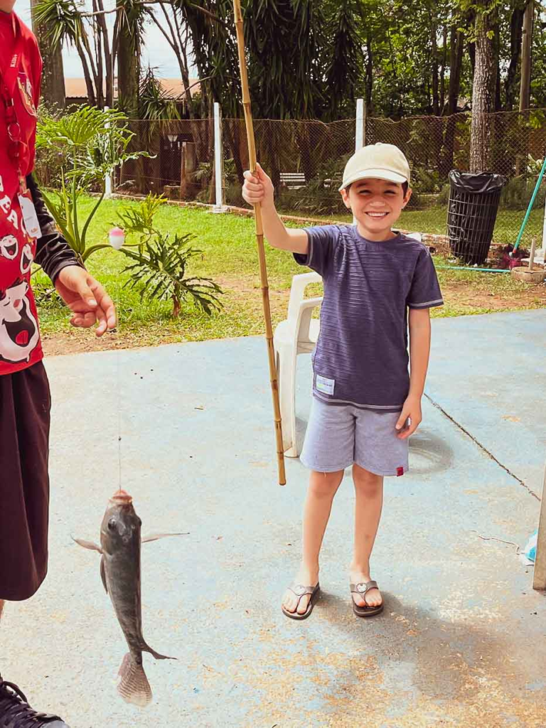 Caio pescando
